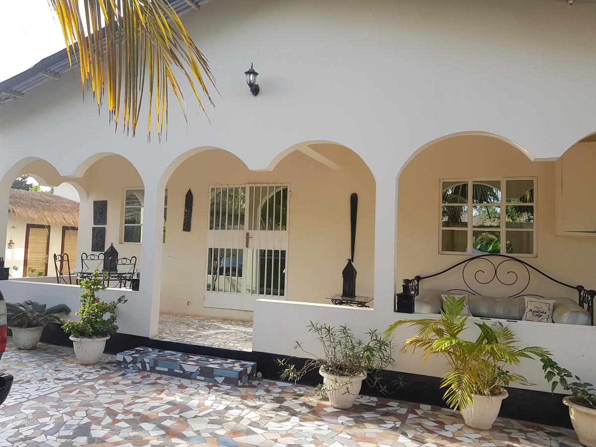 Mandinka Lodge Kololi Exterior photo